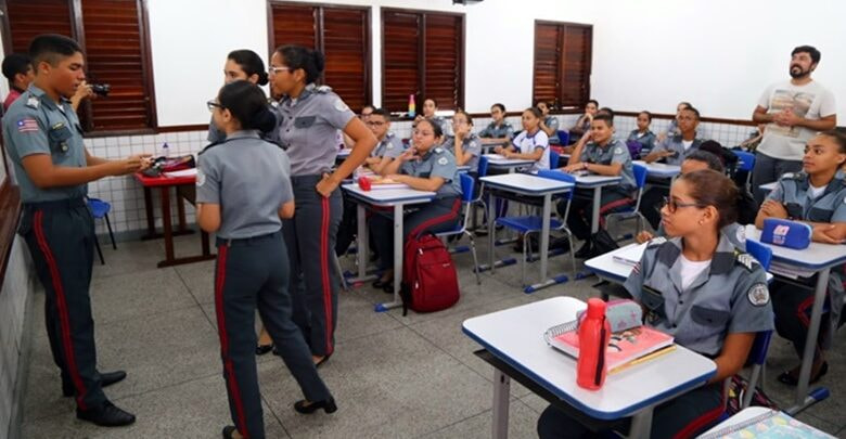 Alunos-do-Colegio-Militar-Foto-ilustrativa-780x405.jpg