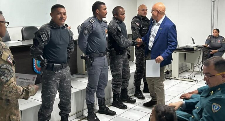 Coronel-Medeiros-participa-da-solenidade-de-promocao-de-oficias-e-pracas-no-4o-Batalhao-da-PM-em-Balsas-768x415.jpg